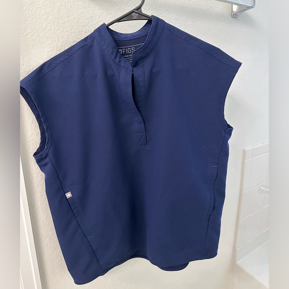 Figs Rafaela Oversized Scrub Top Navy Classic Fit